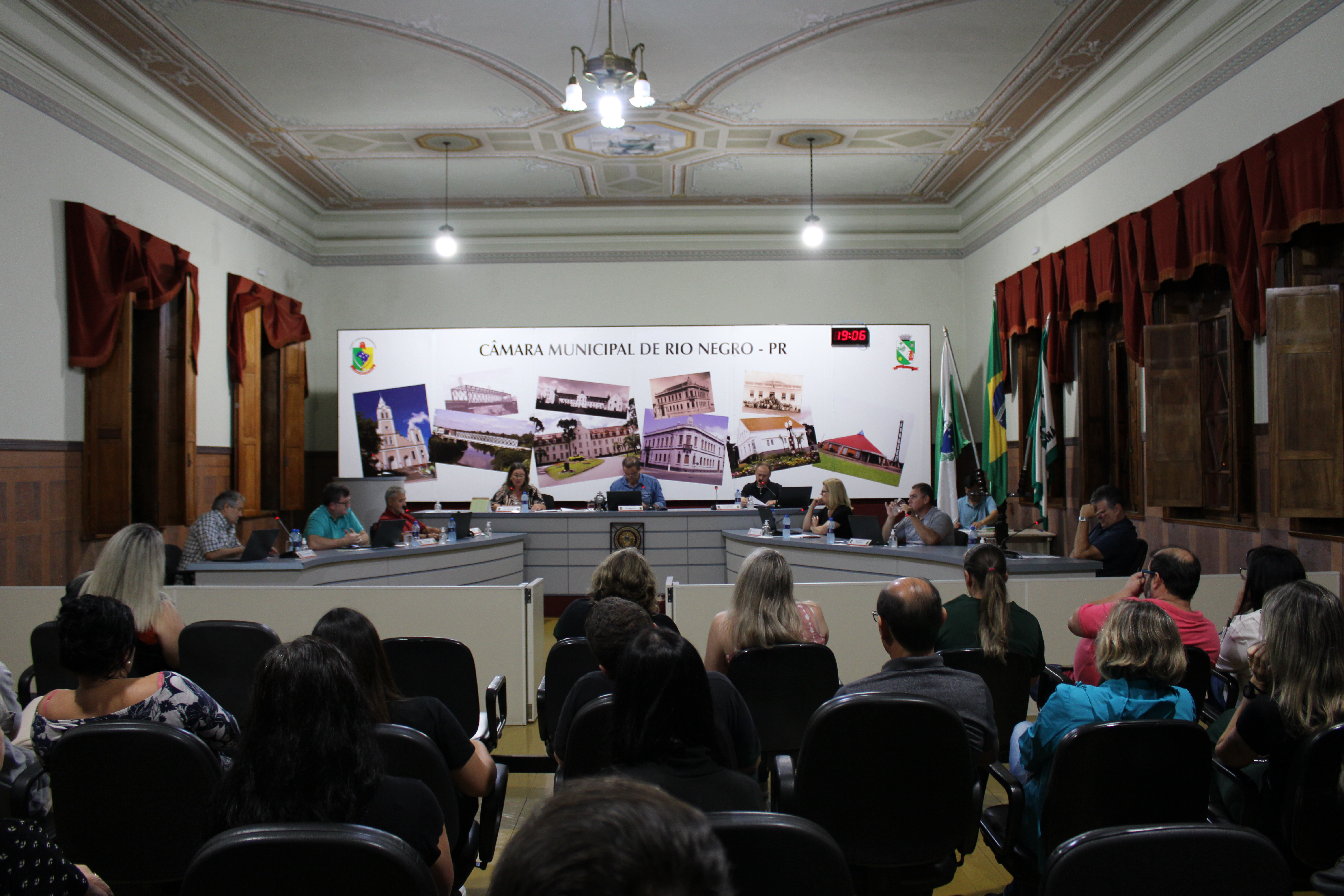 Presidente do Sindacs utiliza Tribuna Livre durante sessão da Câmara