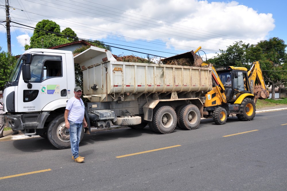 Prefeitura de Rio Negro dispõe de serviço gratuito de coleta de resíduos de jardinagem