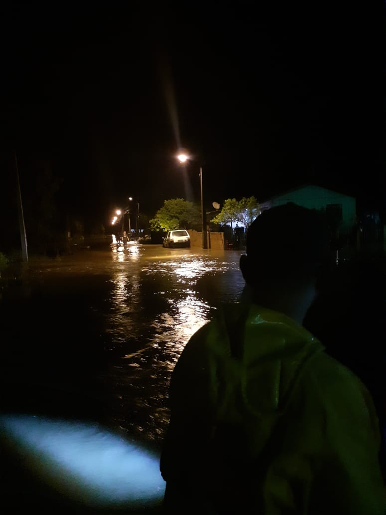 Enxurrada atinge 60 casas em Três Barras