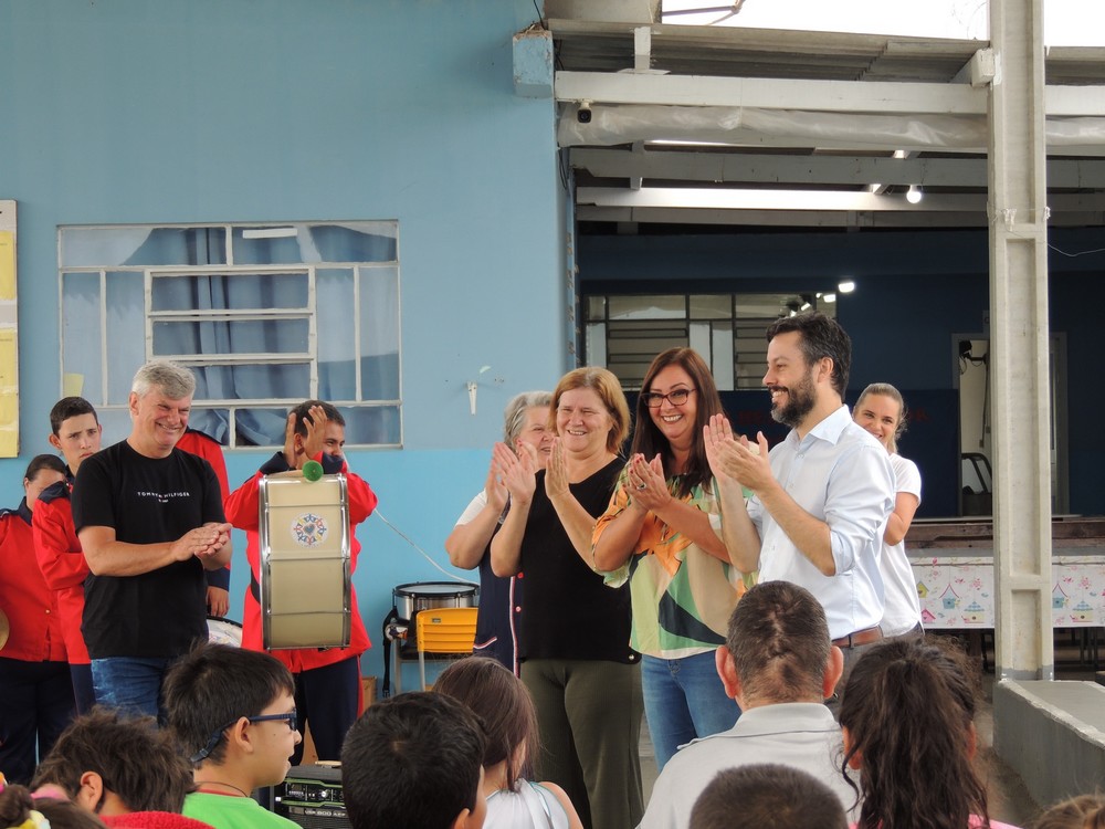 Escola Tia Apolônia recebeu a visita doJuiz e Oficial de Justiça de Rio Negro