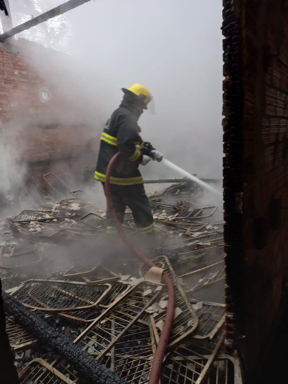 Incêndio destrói estufa de fumo no interior de Itaiópolis